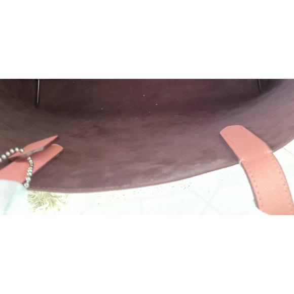 Coach - Picture 8 of 8